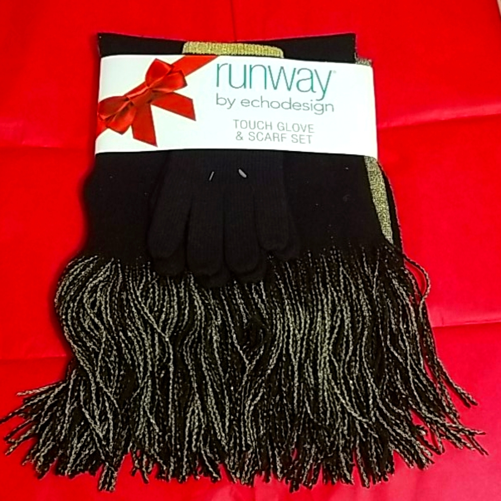 Glove & Scarf